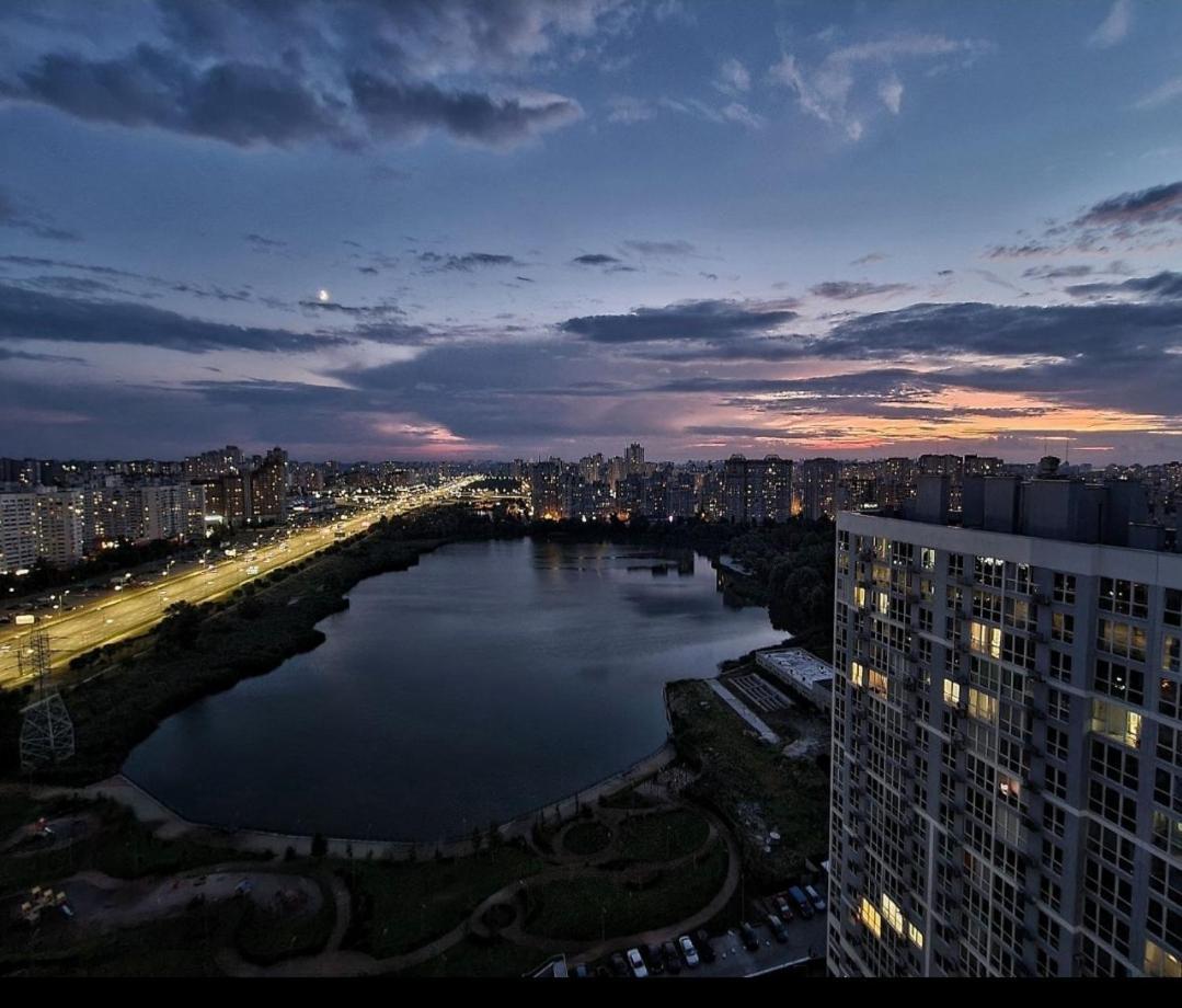 Your Apartment Kharkivska Kiev Eksteriør bilde